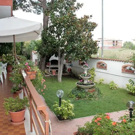 فندق مبيت وإفطار Domus Gratiae 3*