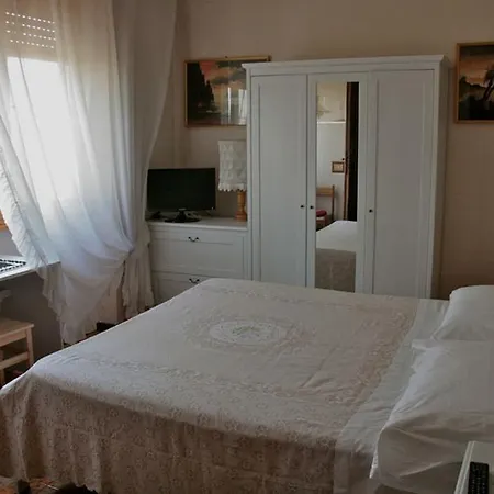 فندق مبيت وإفطار Domus Gratiae 3*