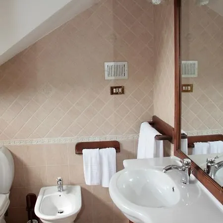 Domus Gratiae فندق مبيت وإفطار 3*